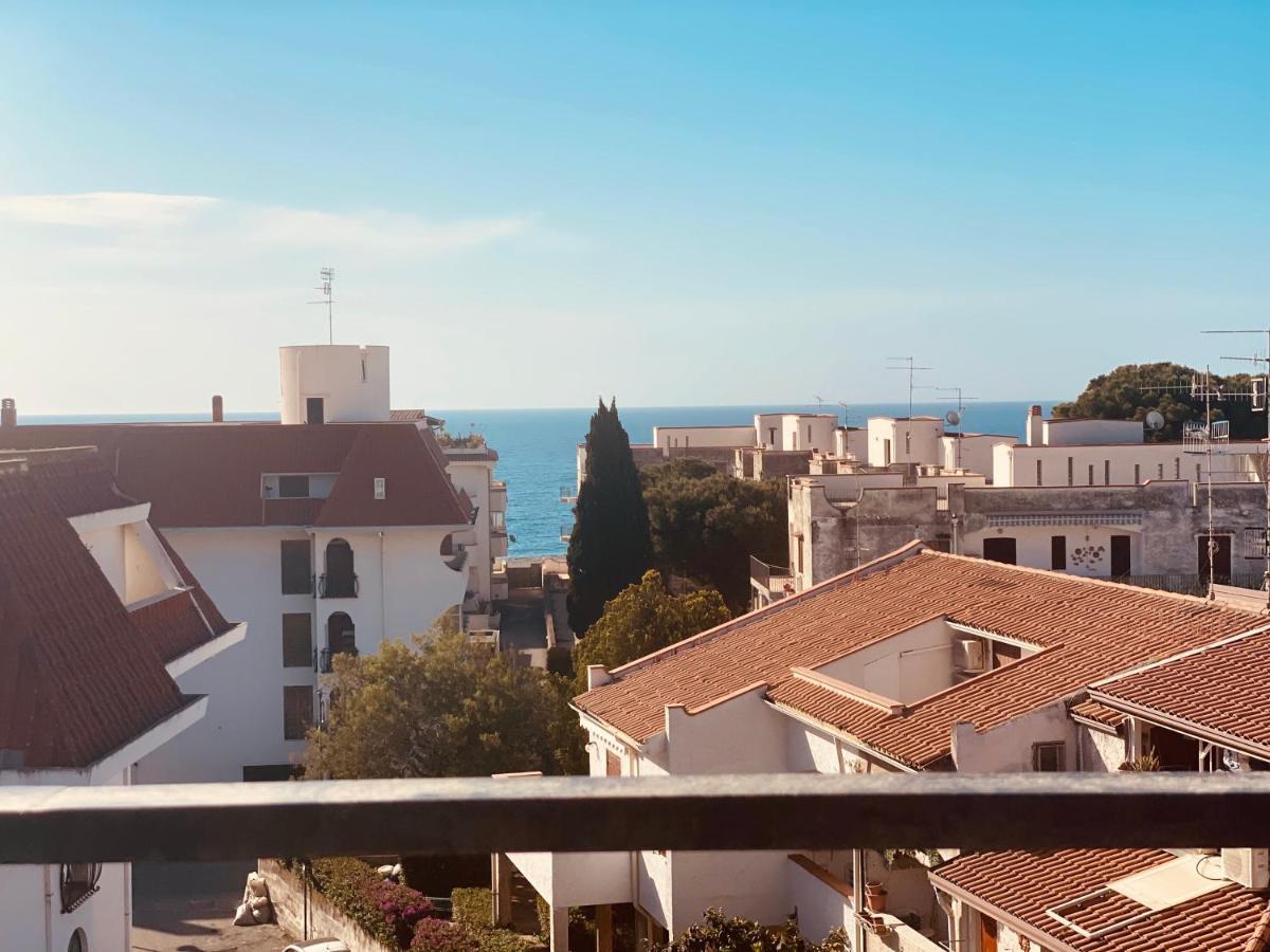 Sea View 2 Bedroom Vacation Apartment Giardini Naxos Eksteriør billede