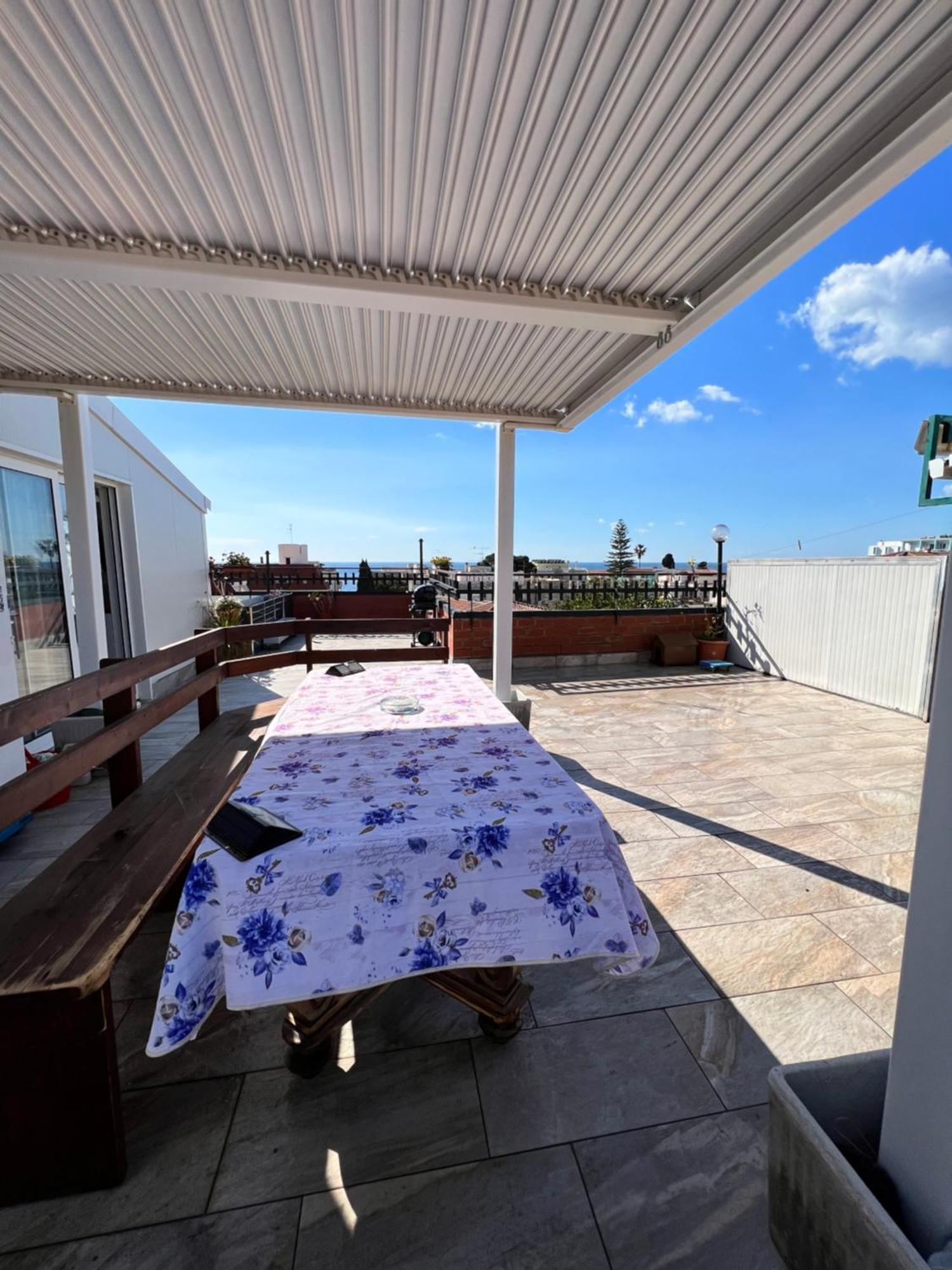 Sea View 2 Bedroom Vacation Apartment Giardini Naxos Eksteriør billede